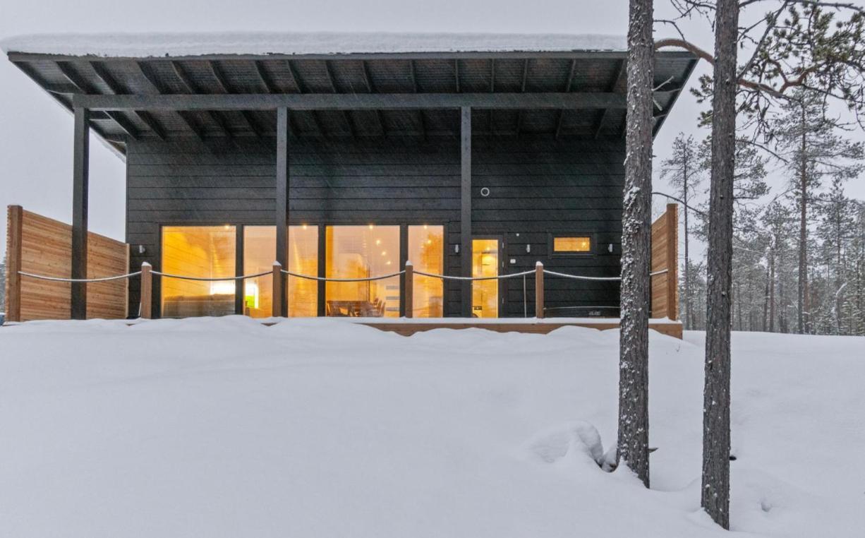 Villa Paadari Enare Exteriör bild