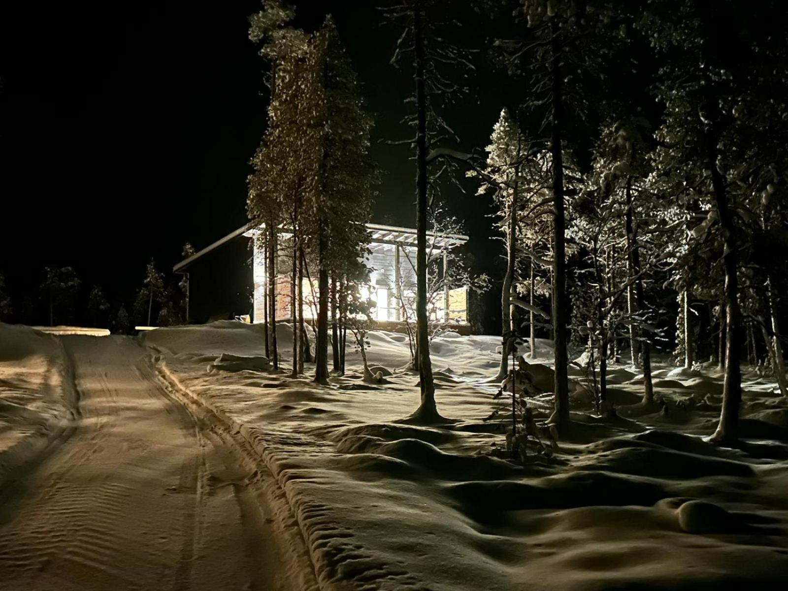 Villa Paadari Enare Exteriör bild